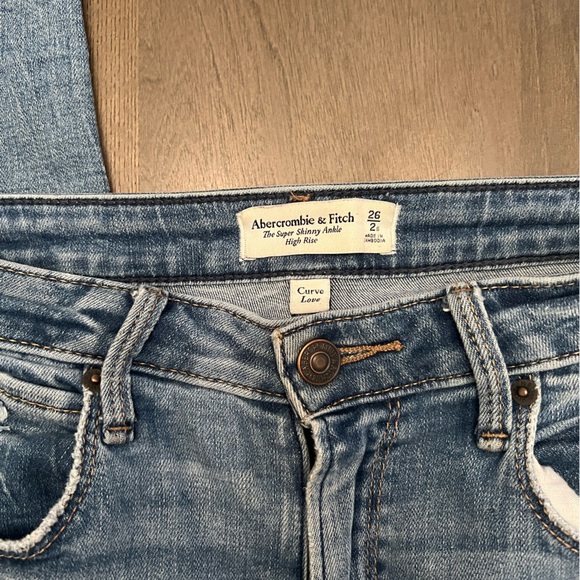 Abercrombie and Fitch Curve Love Super Skinny Ankle High Rise Jean - Picture 2 of 3